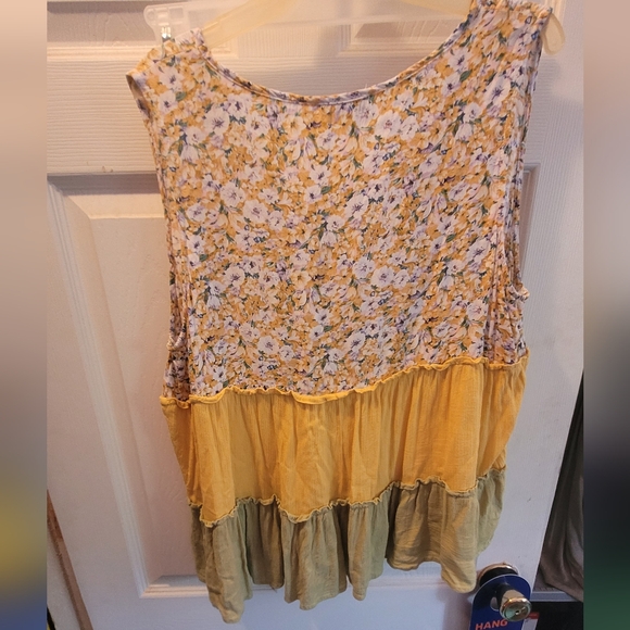 Floral Yellow and Green Women's Top - Picture 6 of 6